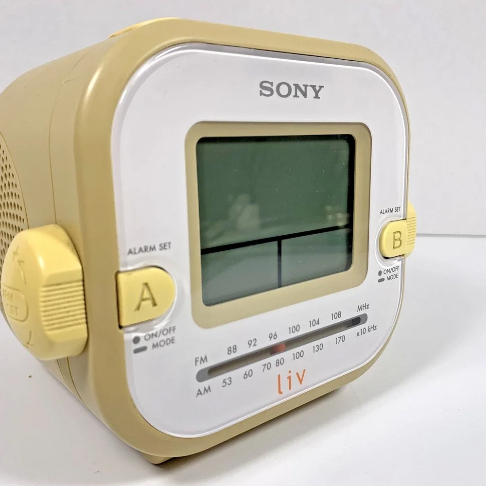 Sony Dream Machine Liv Dual Alarm Digital Clock-Radio ICF-C180 AM/FM Beige-White